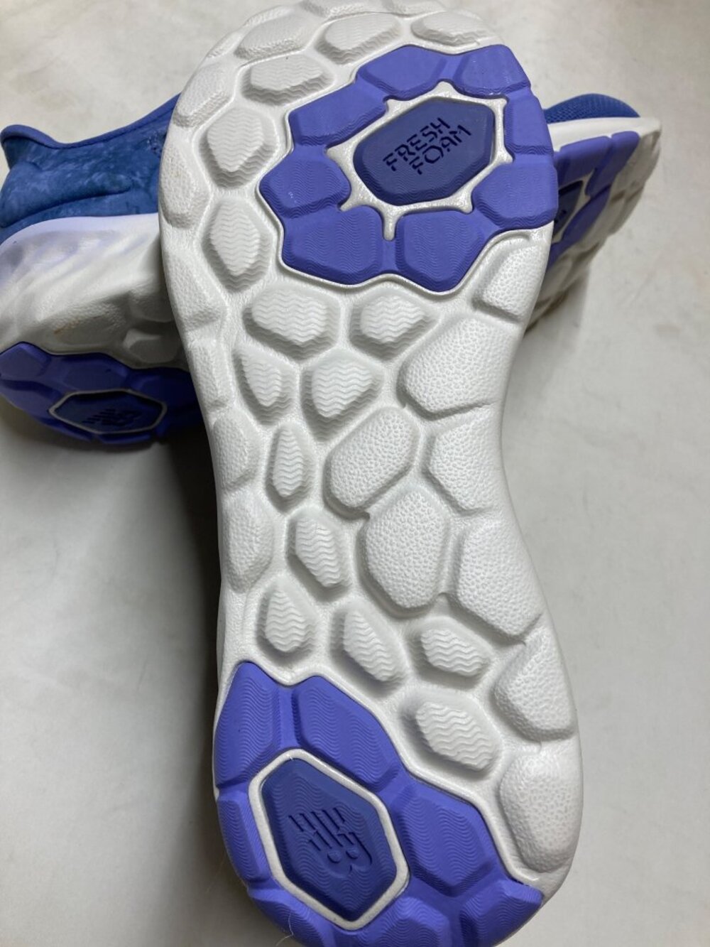 New Balance Women Fresh Foam Running Shoes  8.5 Wide Blue Athletic Sneakers New - Picture 6 of 7